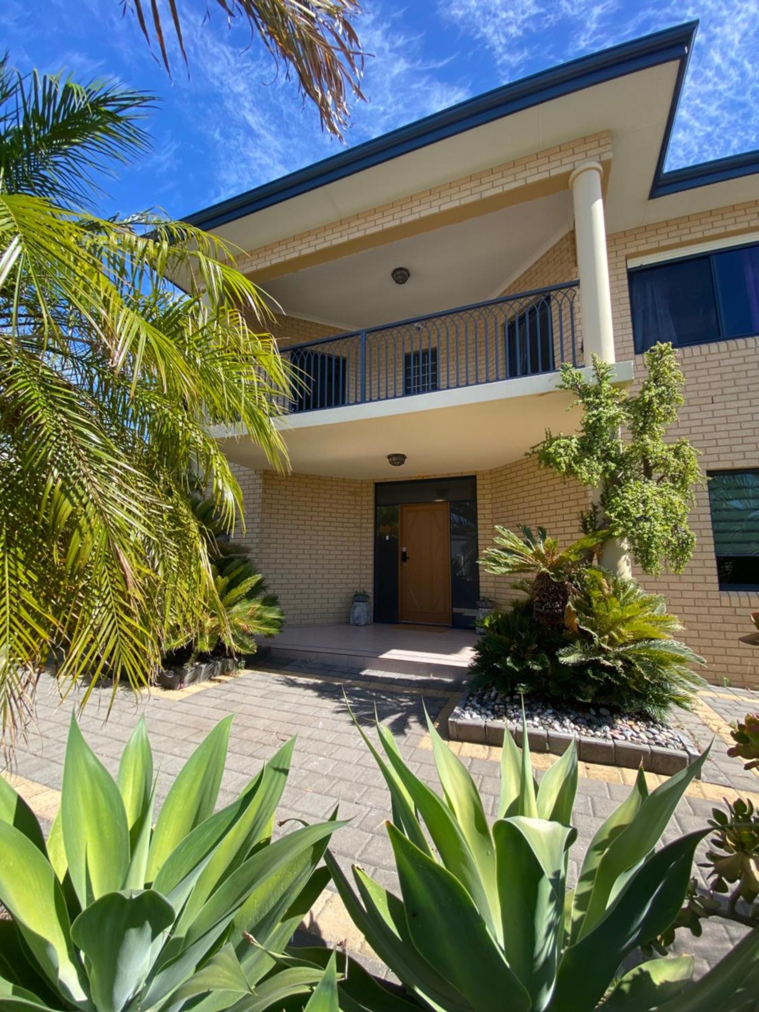 Sunny Ocean View Retreat Apartment Пърт Екстериор снимка
